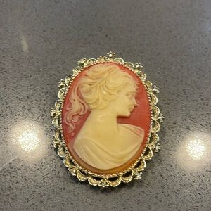 Vintage Cameo Brooch